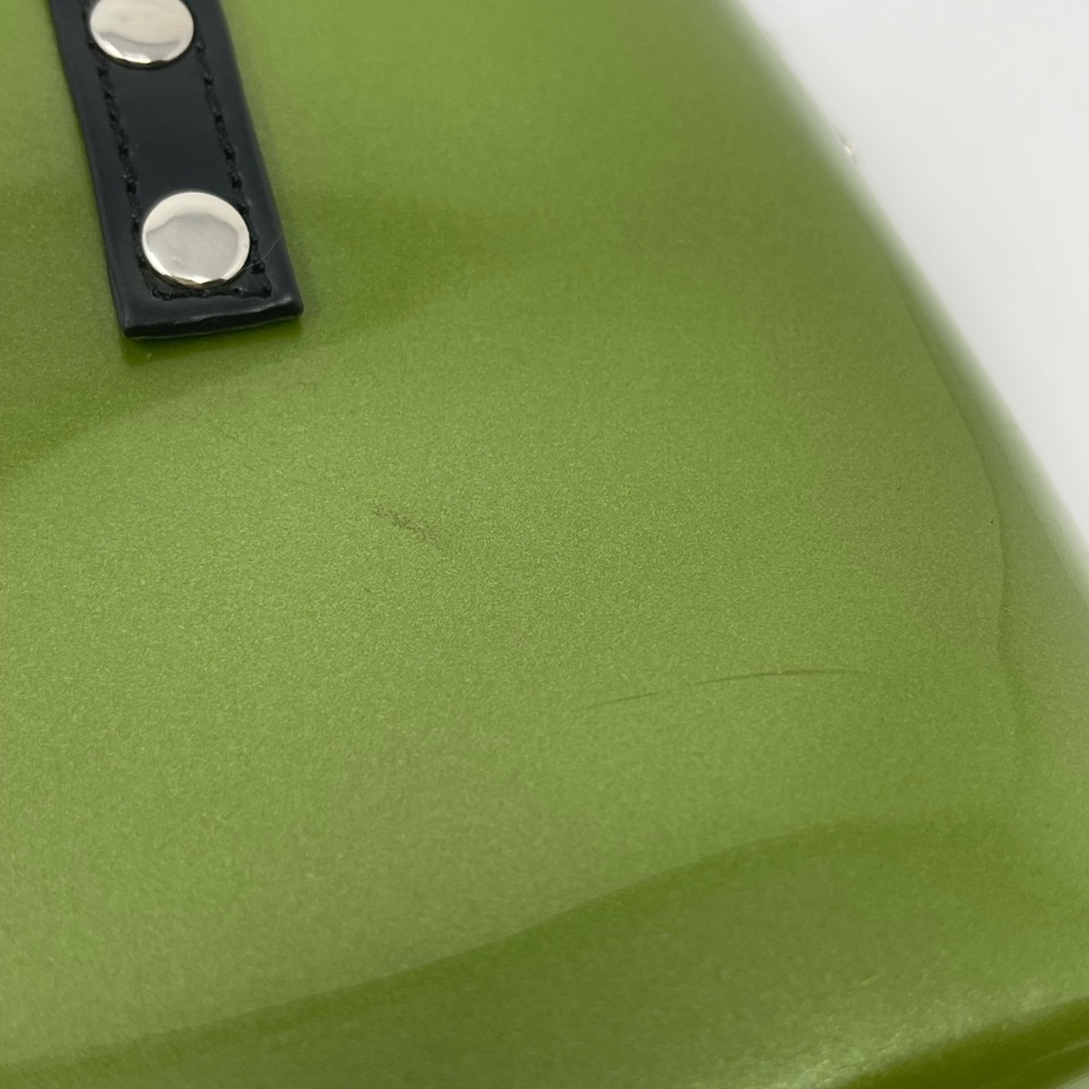 BEIJO: London, Paris, New York: Classic Green, Patent-Leather Handbag - Picture 9 of 10